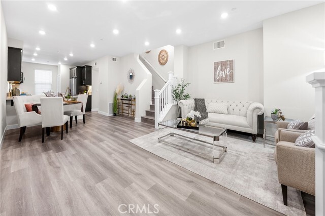 Foto del edificio - 67 Plateau