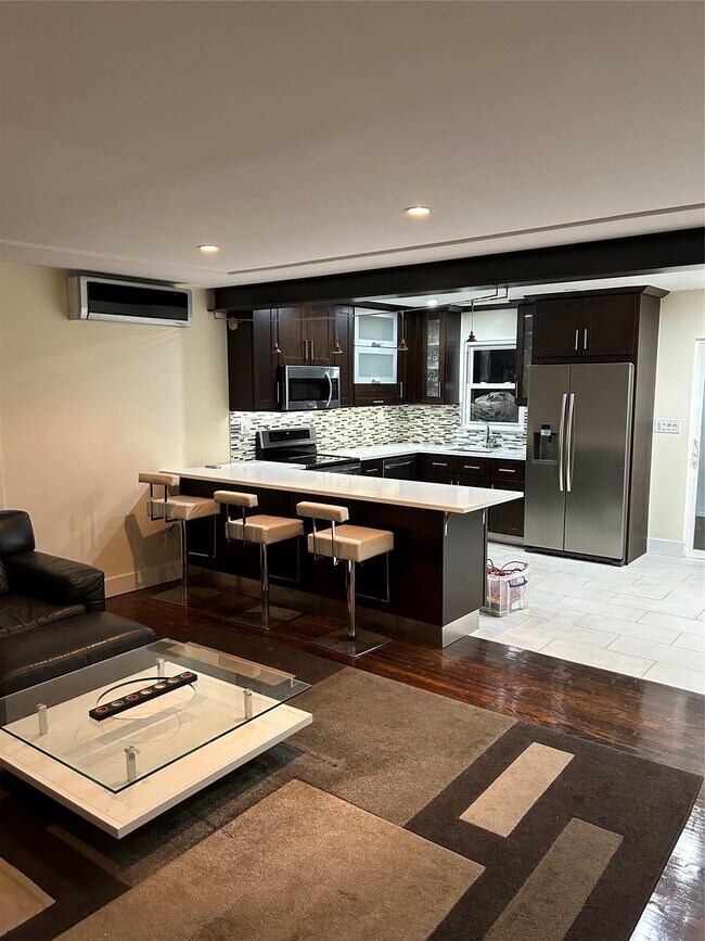 Foto del edificio - 68 Neptune Ave