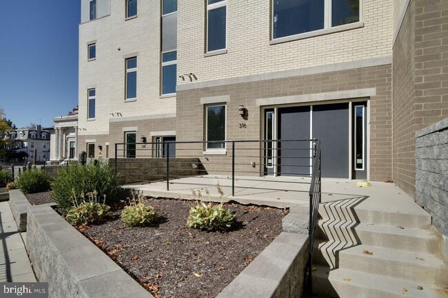 Foto del edificio - 312 Green Ln