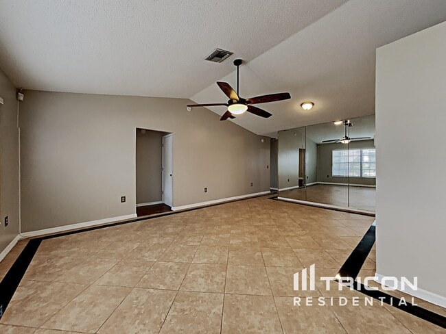 Building Photo - 6050 Fall River Dr