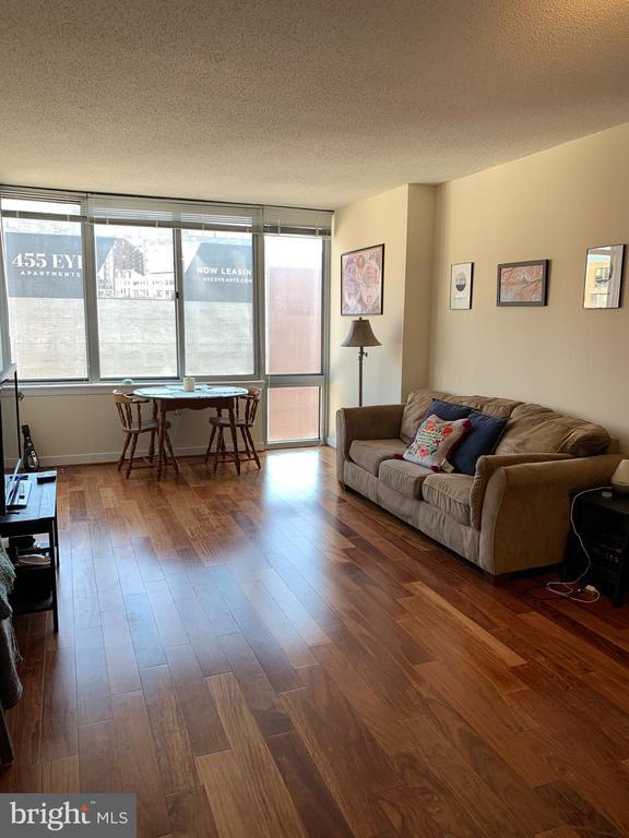 Foto del edificio - 555 Massachusetts Ave NW