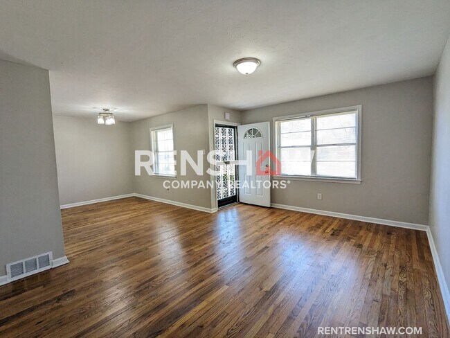 Building Photo - Incredible Renovated Property in South Mem...