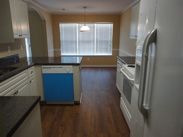Foto del edificio - 1378 Walton Loop