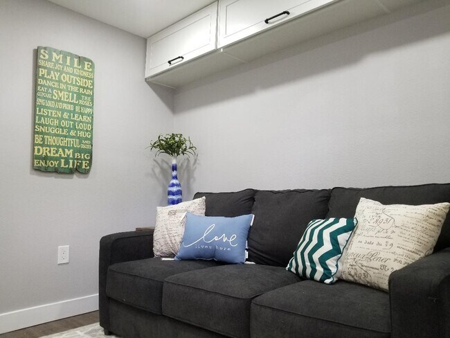 Foto del edificio - 3630 Roosevelt Street, Unit C