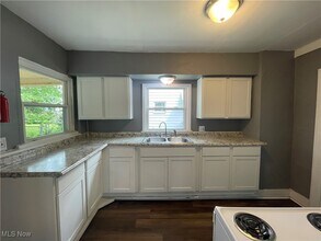 Building Photo - 730 Noble Ave