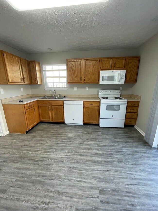 Foto del edificio - Three Bedroom Single Family Home - West La...