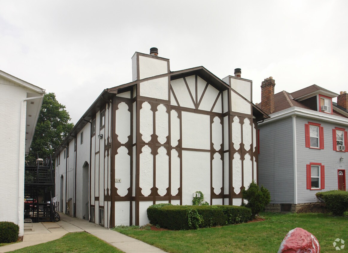 Primary Photo - 114 E Norwich Ave