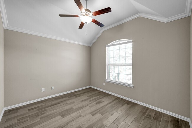 Building Photo - 2372 Old Stone Dr