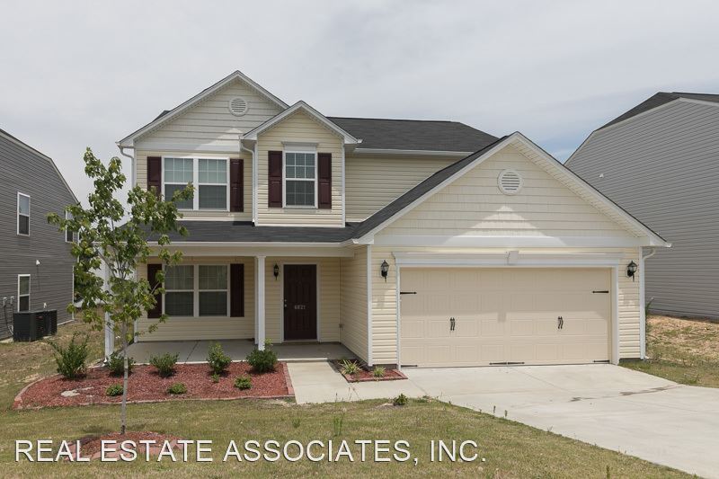 6821 Planting Ct, Raleigh, NC 27610