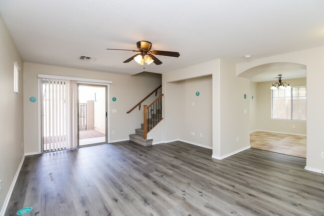 Building Photo - 2451 E Vermont Dr