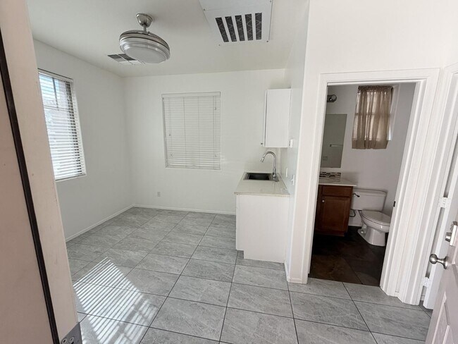 Foto del edificio - 7706 S 24th Dr