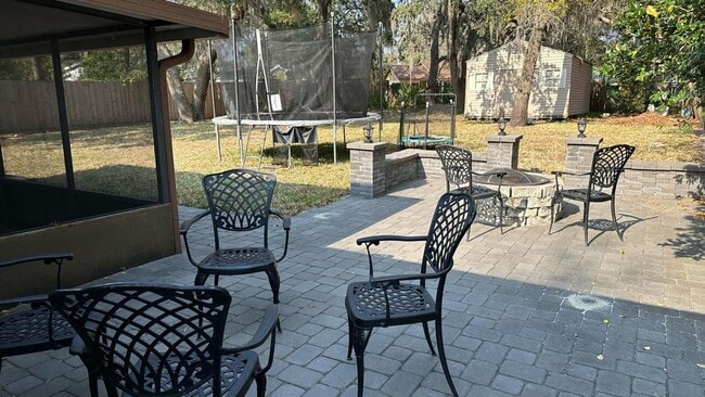 Foto del edificio - 102 Winding Ridge Dr