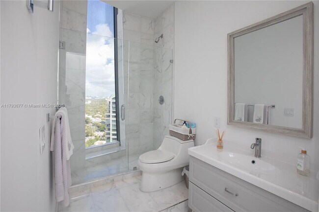 Foto del edificio - 2821 S Bayshore Dr
