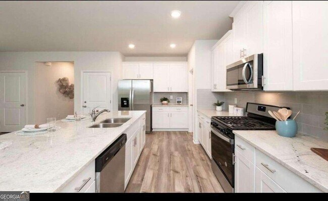Foto del edificio - 292 Wells Cir