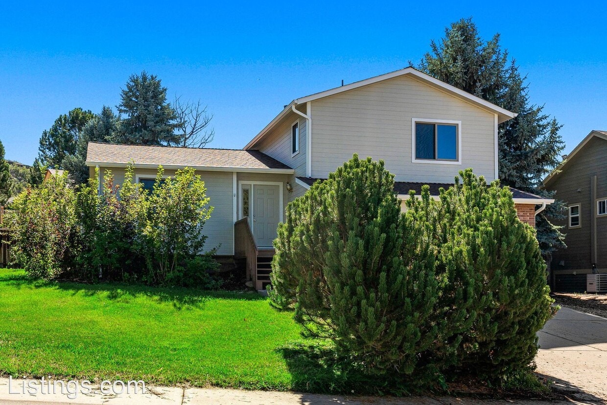 4 br, 3 bath House 417 S Larkspur Dr House Rental in Castle Rock