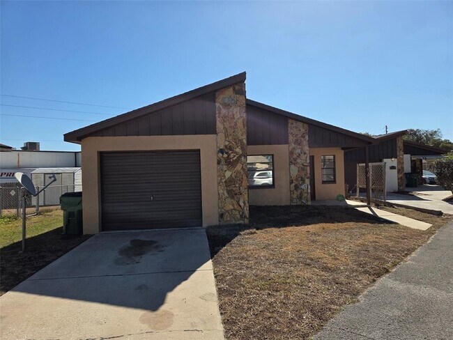 Building Photo - 5908 Forest Ln