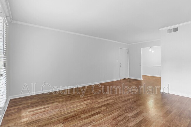 Building Photo - 3430 Essex Ave