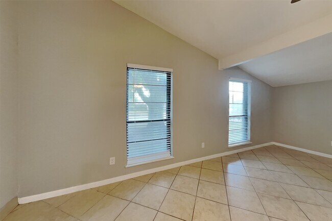 Foto del edificio - 5119 Cairnleigh Dr