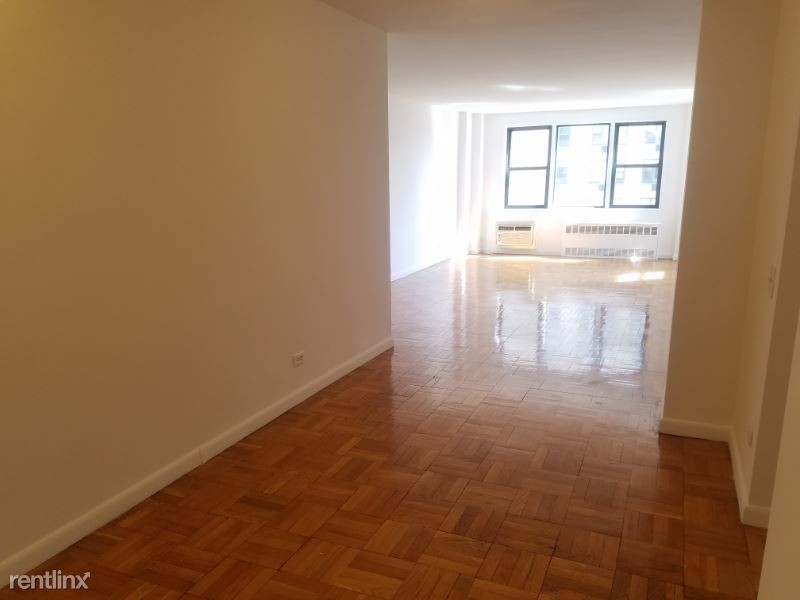 Primary Photo - 15 E 18th St
