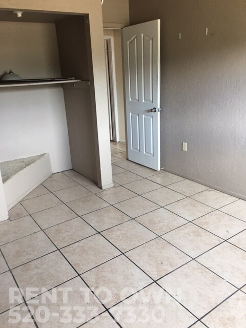 Building Photo - 16626 N Avenida De La Canada