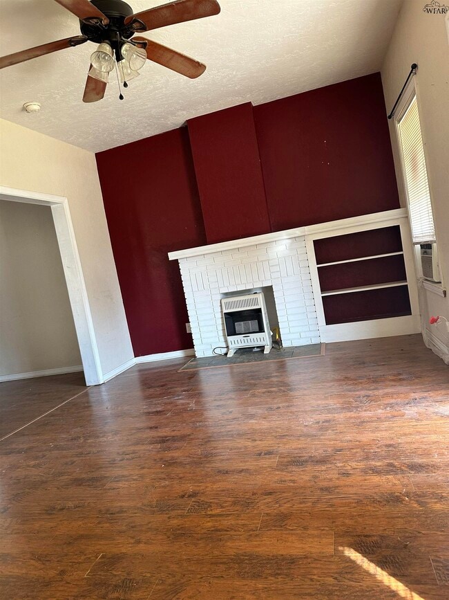 Building Photo - 2002 Jones St