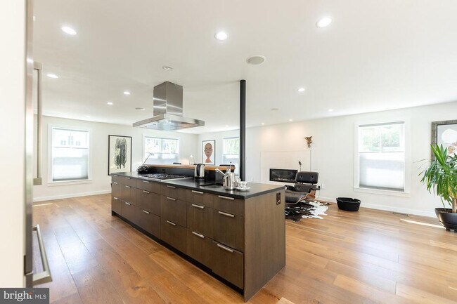 Foto del edificio - 1616 N Randolph St