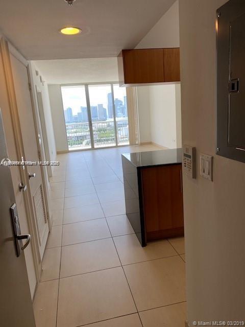 Building Photo - 1750 N Bayshore Dr
