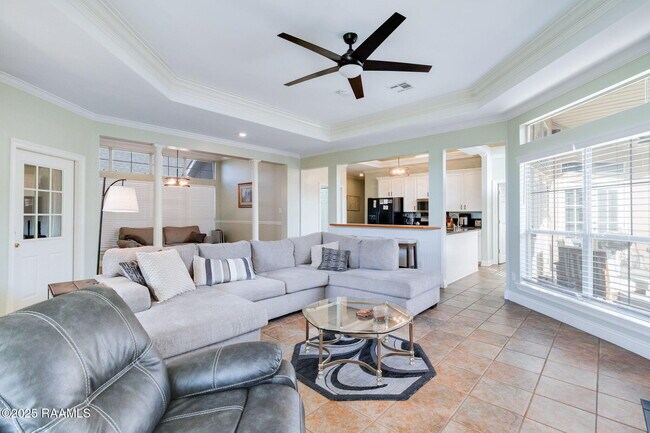 Foto del edificio - 141 Kingspointe Cir