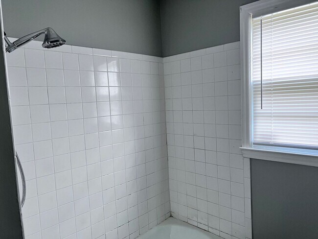 Foto del edificio - FOR RENT WINSTON SALEM