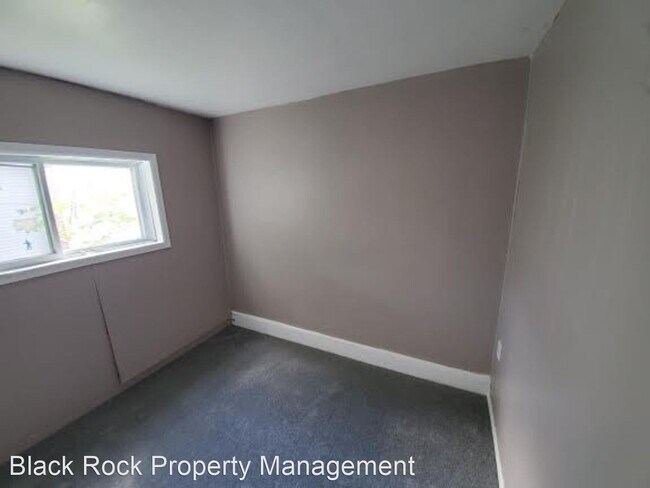 Building Photo - 4 br, 1.5 bath House - 421 E Elm Street