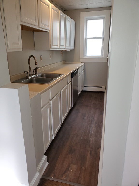2 Conduit St Unit 2, Lawrence, MA 01841 Room for Rent in Lawrence, MA