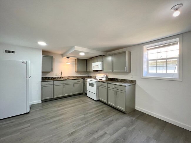 Foto del edificio - 1-Bedroom with Bonus Room! Housing Voucher...