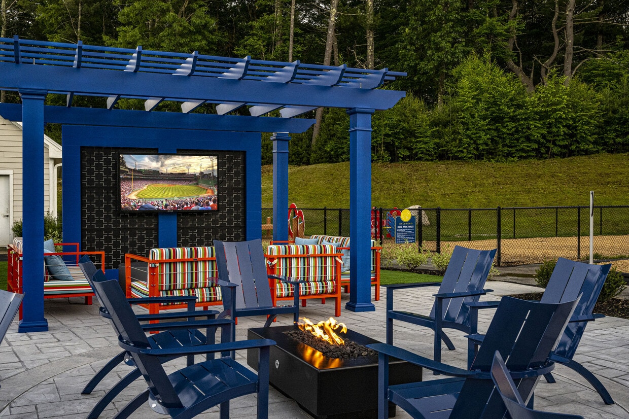 Halstead Holden Apartments in Holden, MA