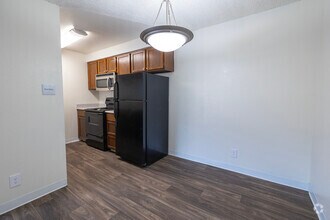 2 BR, 1 BA - 840SF - The Reserve