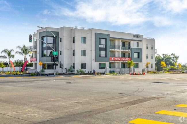 Apartamentos Dezi - Dezi