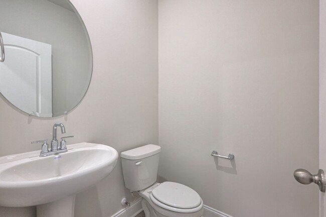 Building Photo - New Townhome- Heart of Gallatin