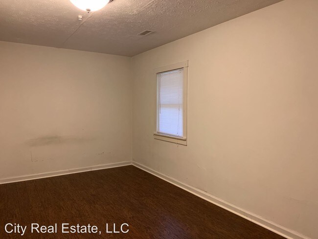 Building Photo - 2 br, 1 bath House - 1838 Old Haywood Road