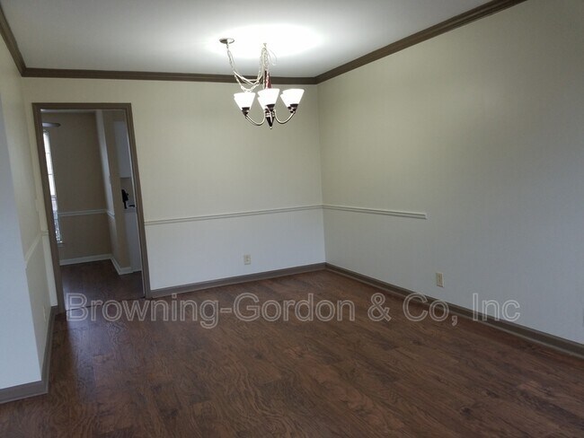 Foto del edificio - 828 General George Patton Rd
