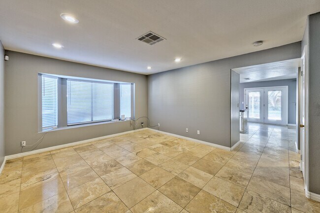 Foto del edificio - 2078 Waverly Cir
