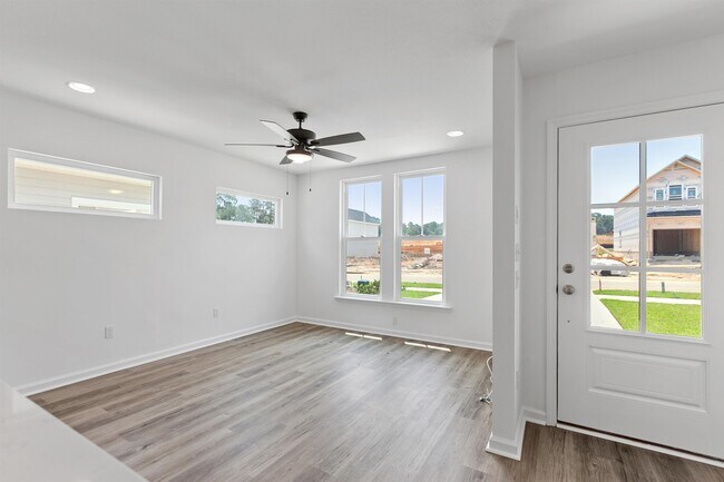 Foto del edificio - 1363 Landon Hills Dr