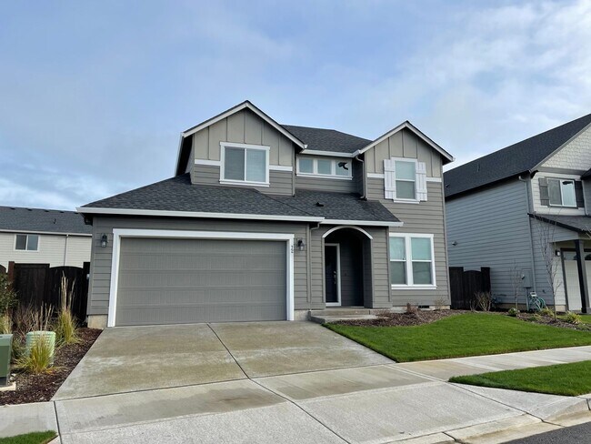 Building Photo - NEWER 4 Bed 2.5 Bath Home! MASTER ON MAIN! Located near the Ridgefield Outdoor Recreation Center,...