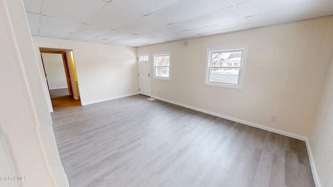 Building Photo - 13 Hawley Ave