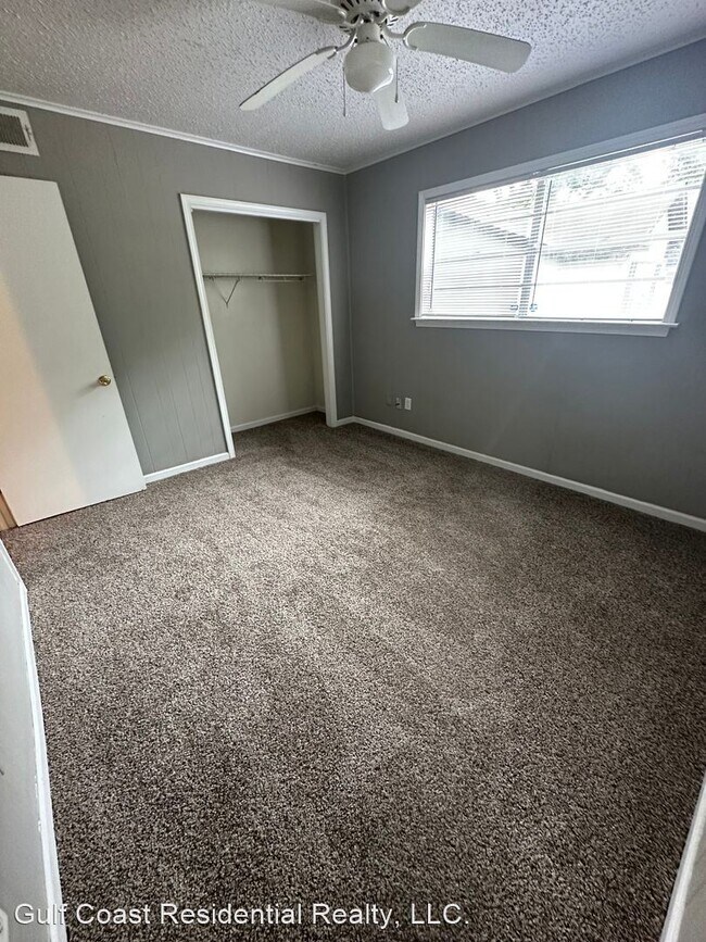 Building Photo - 4 br, 3 bath House - 8824 Mermaid Ave.