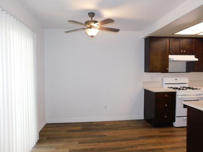 Foto del edificio - 4821 King Cir