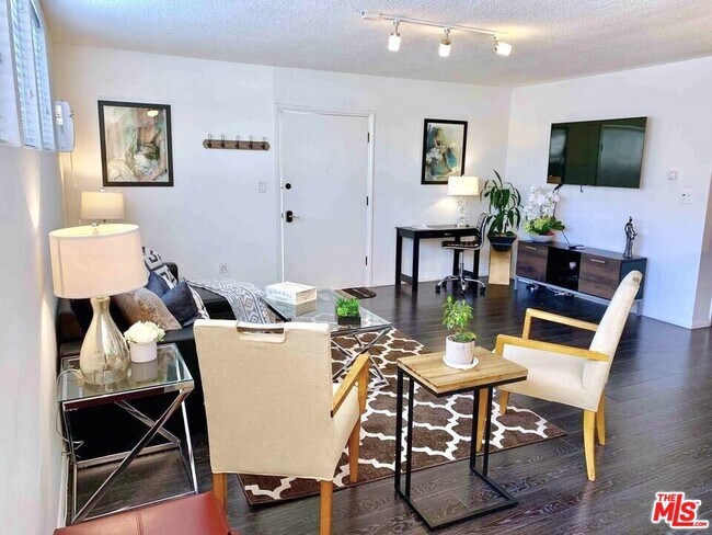 Foto del edificio - 1152 N Ogden Dr