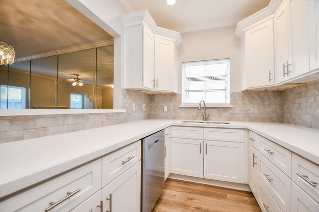 Foto del edificio - 8085 El Mundo St