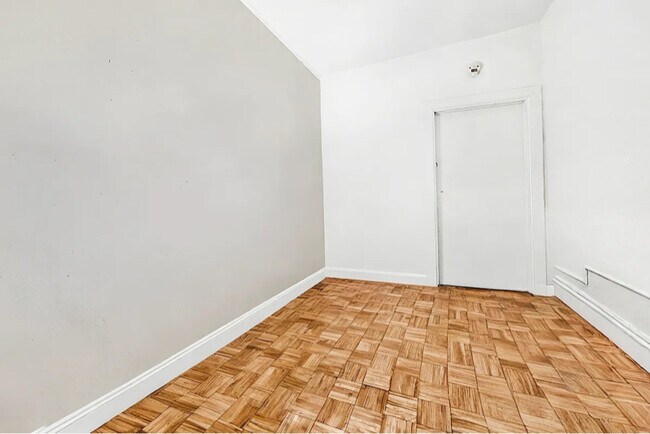 Foto del edificio - 325 E 89th St