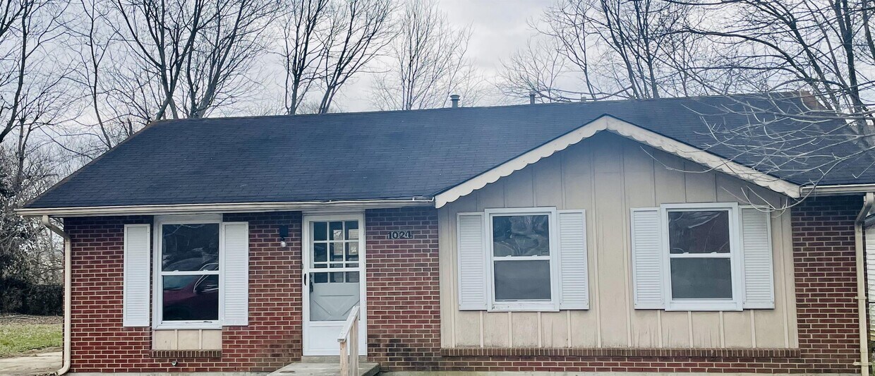 Primary Photo - 1024 Plainview Dr