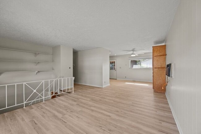 Foto del edificio - 591 Knights Ave