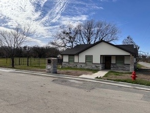 Building Photo - 3333 Dakota Trail